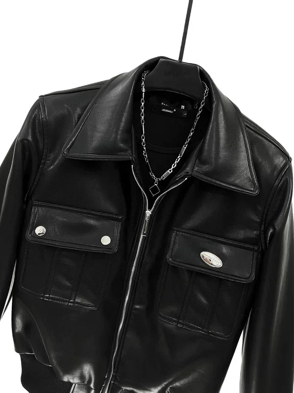 Veste courte de moto en cuir matelassé