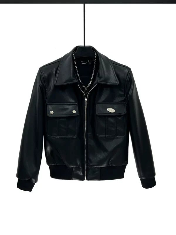 Veste courte de moto en cuir matelassé 